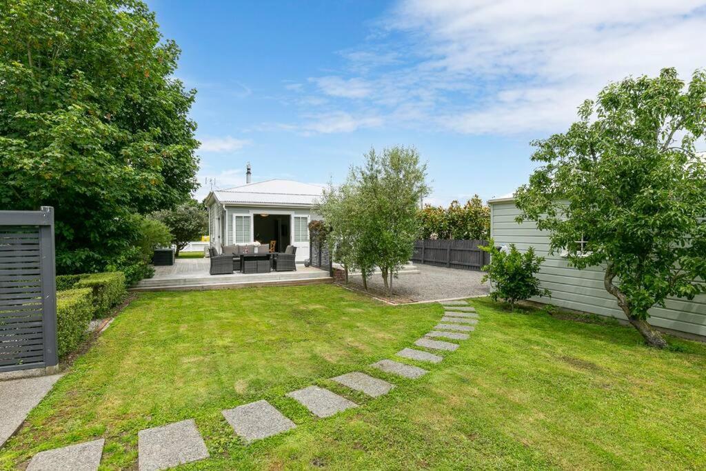 Historic Charm In Greytown - Cosy Kowhai Cottage Exterior photo