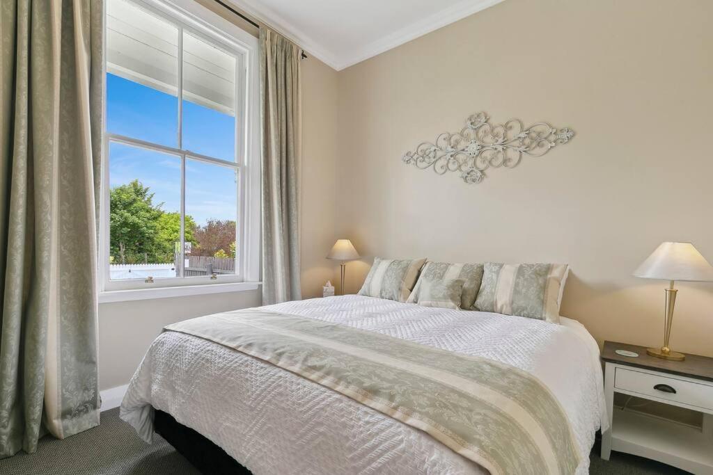 Historic Charm In Greytown - Cosy Kowhai Cottage Exterior photo
